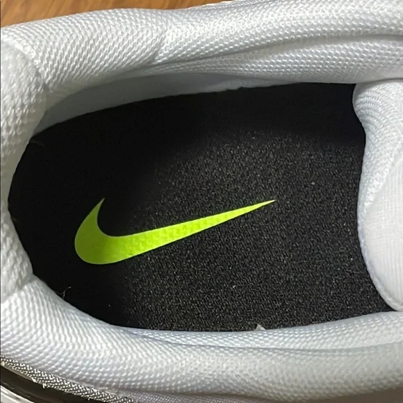 Nike Air Max Bliss Running Shoe, Size 8.5 - Picture 5 of 10